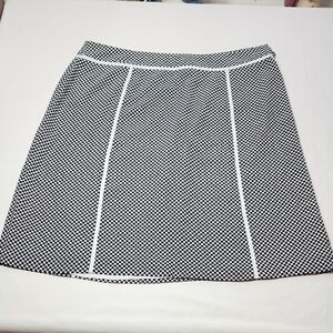 Jones Wear Size 16 Elegant Black and White Women's Skirt
